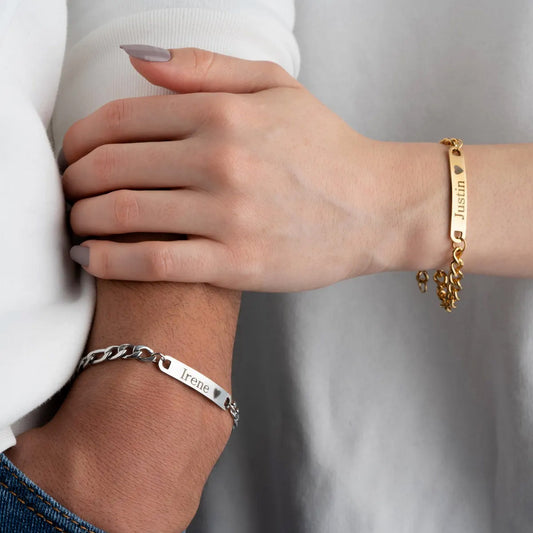 Egyedi névkarkötő – aranyszínű nemesacél